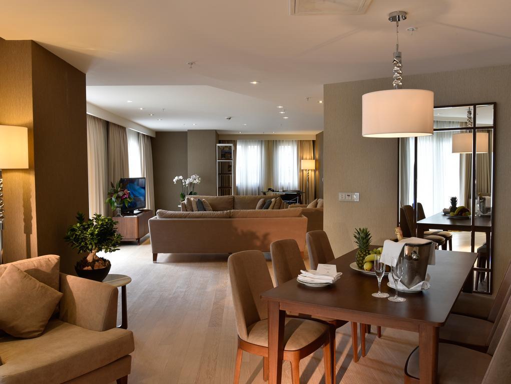 Unità Abitativa nel Residence del CVK Park Bosphorus Hotel con 3 Camere da Letto e Terrazza con Vista sul Giardino