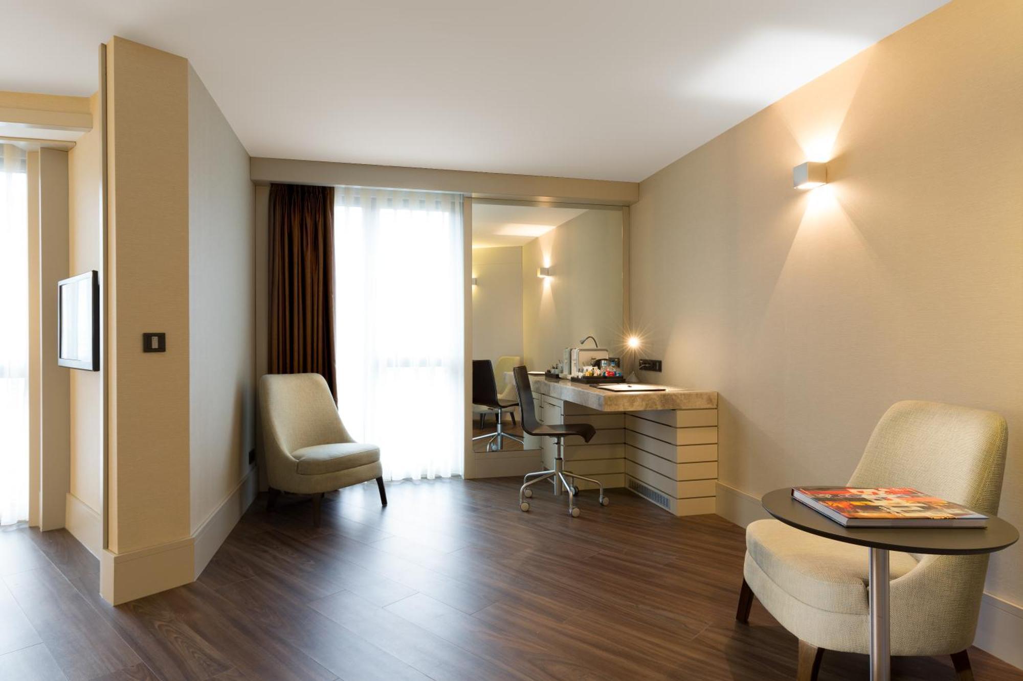 Junior Suite 1 King,1533299869:JPEG