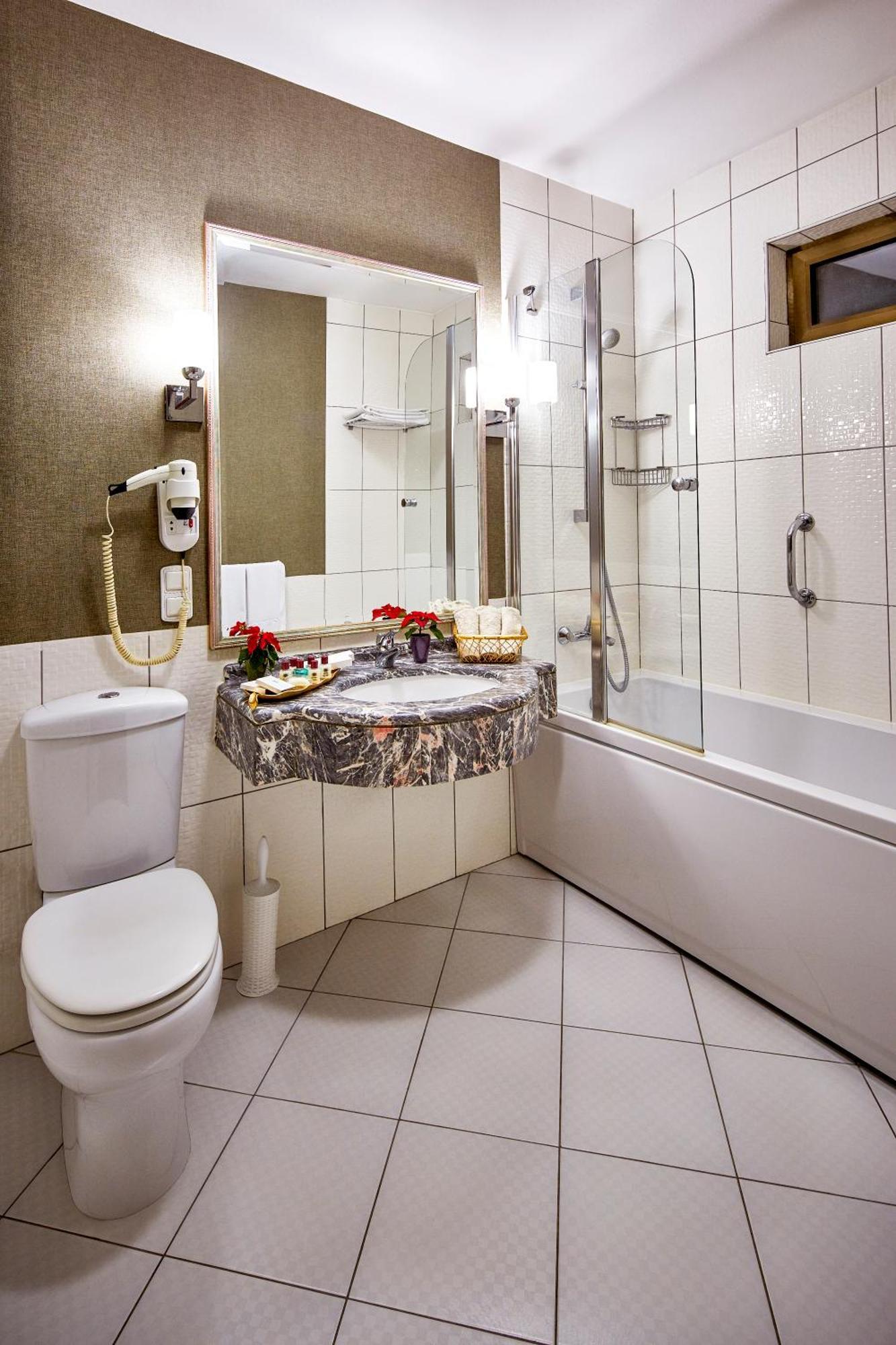 Small Single Room,1274900068:JPEG