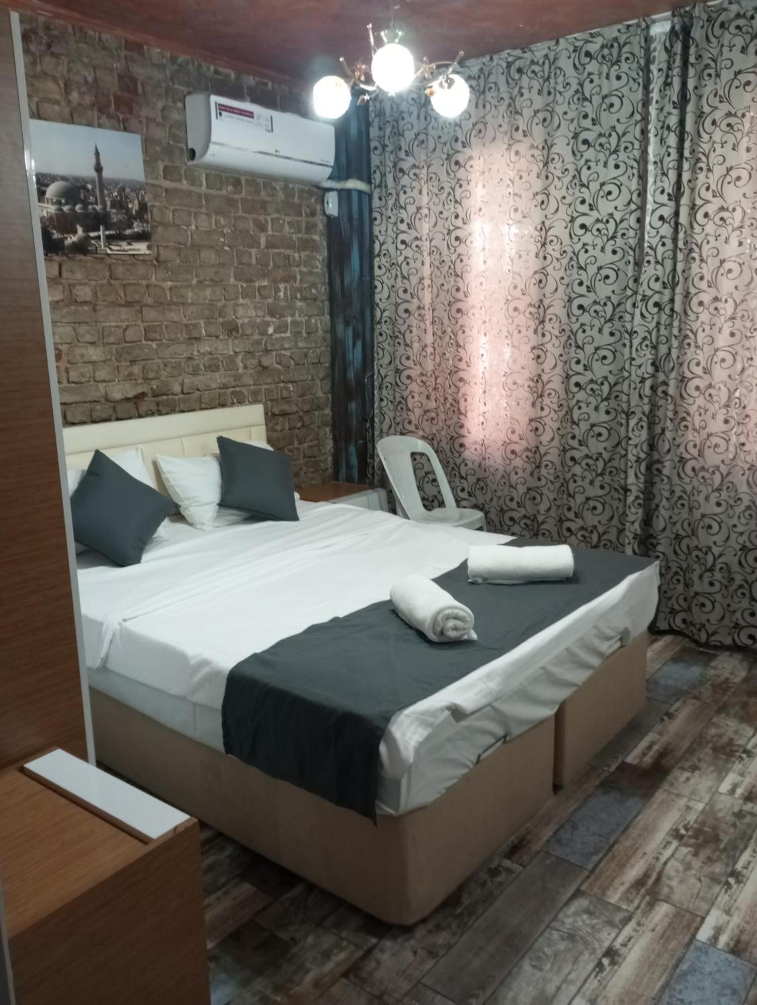 Family Room,1605391435:JPEG