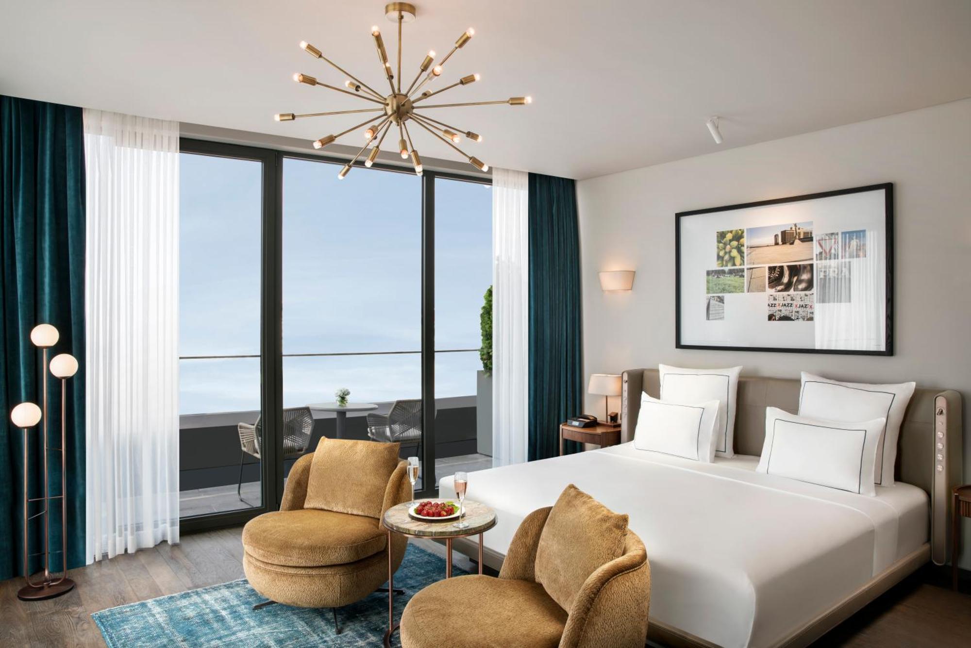 Doppelzimmer mit Balkon (2 Erwachsene + 1 Kind)