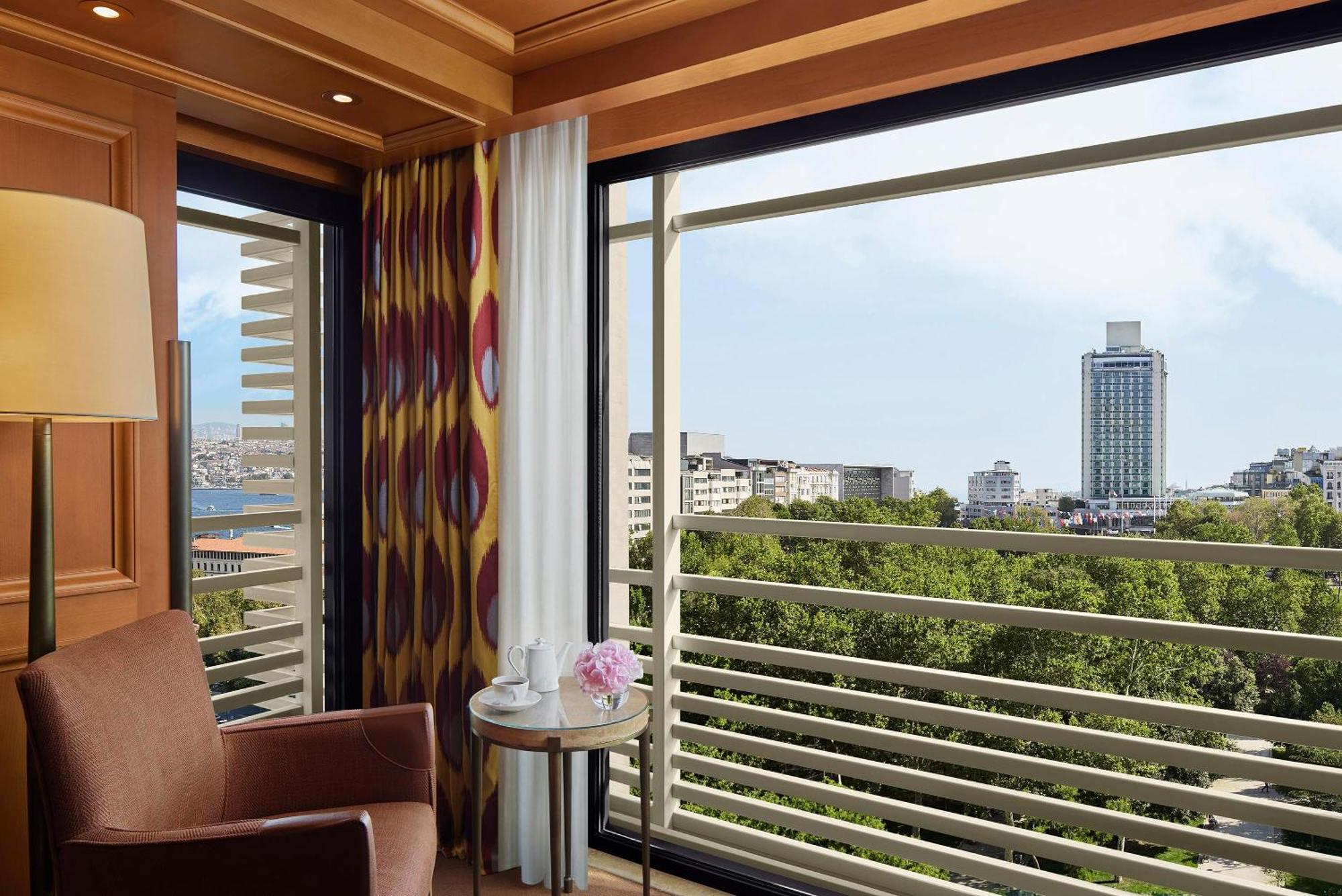 Habitación Deluxe con vistas parciales al mar