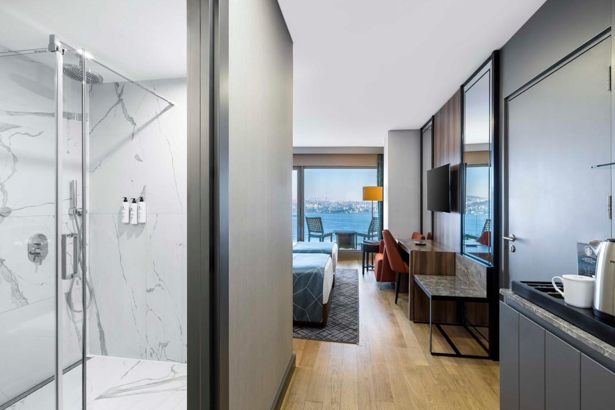 Kamer met 2 Slaapkamers, Balkon en Uitzicht op de Bosporus
