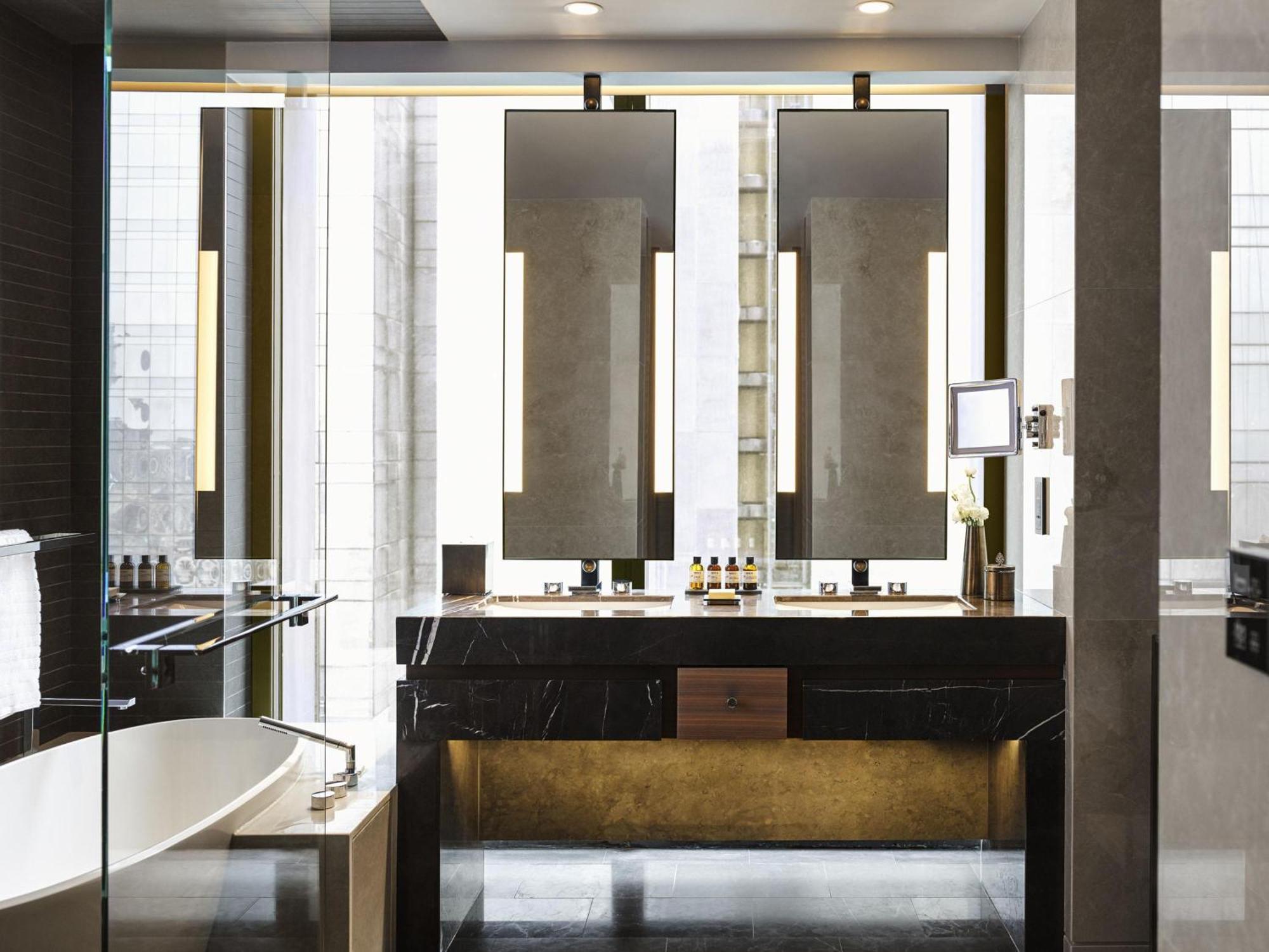 Suite Fairmont con 1 dormitorio y acceso al salón - 2 camas grandes