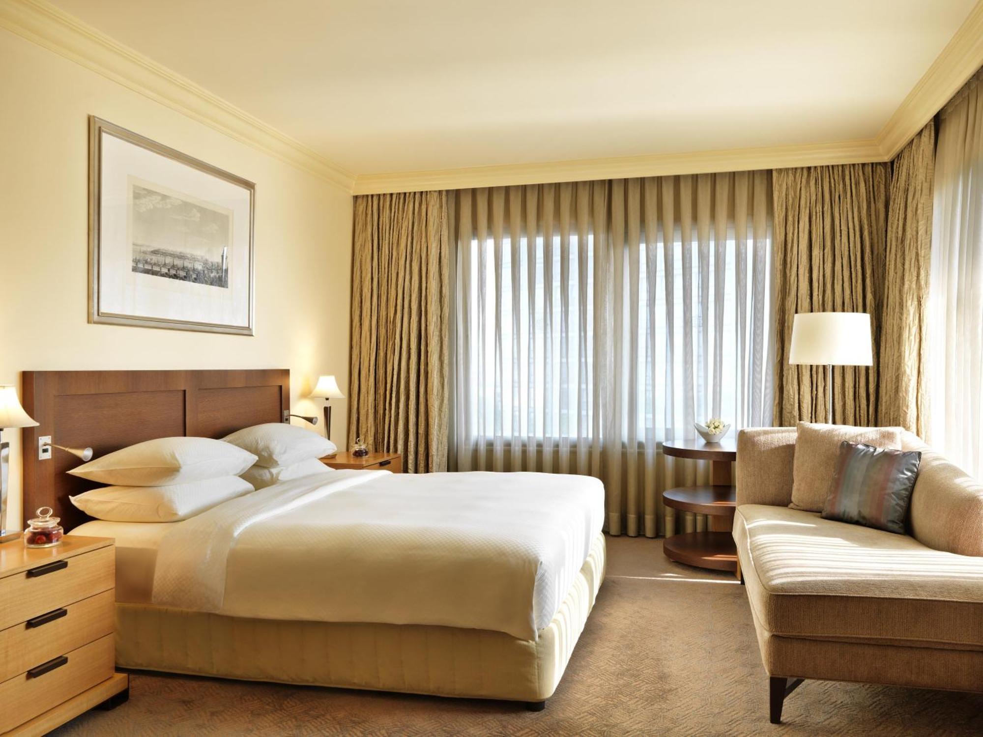 Grand Executive Suite Lounge Access,1756529781:JPEG