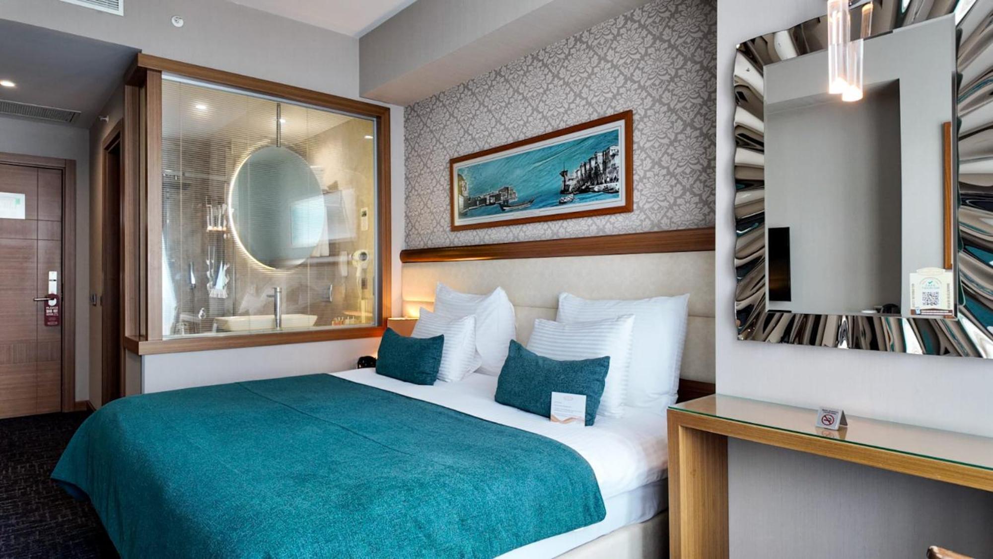 Double or Twin Room City View