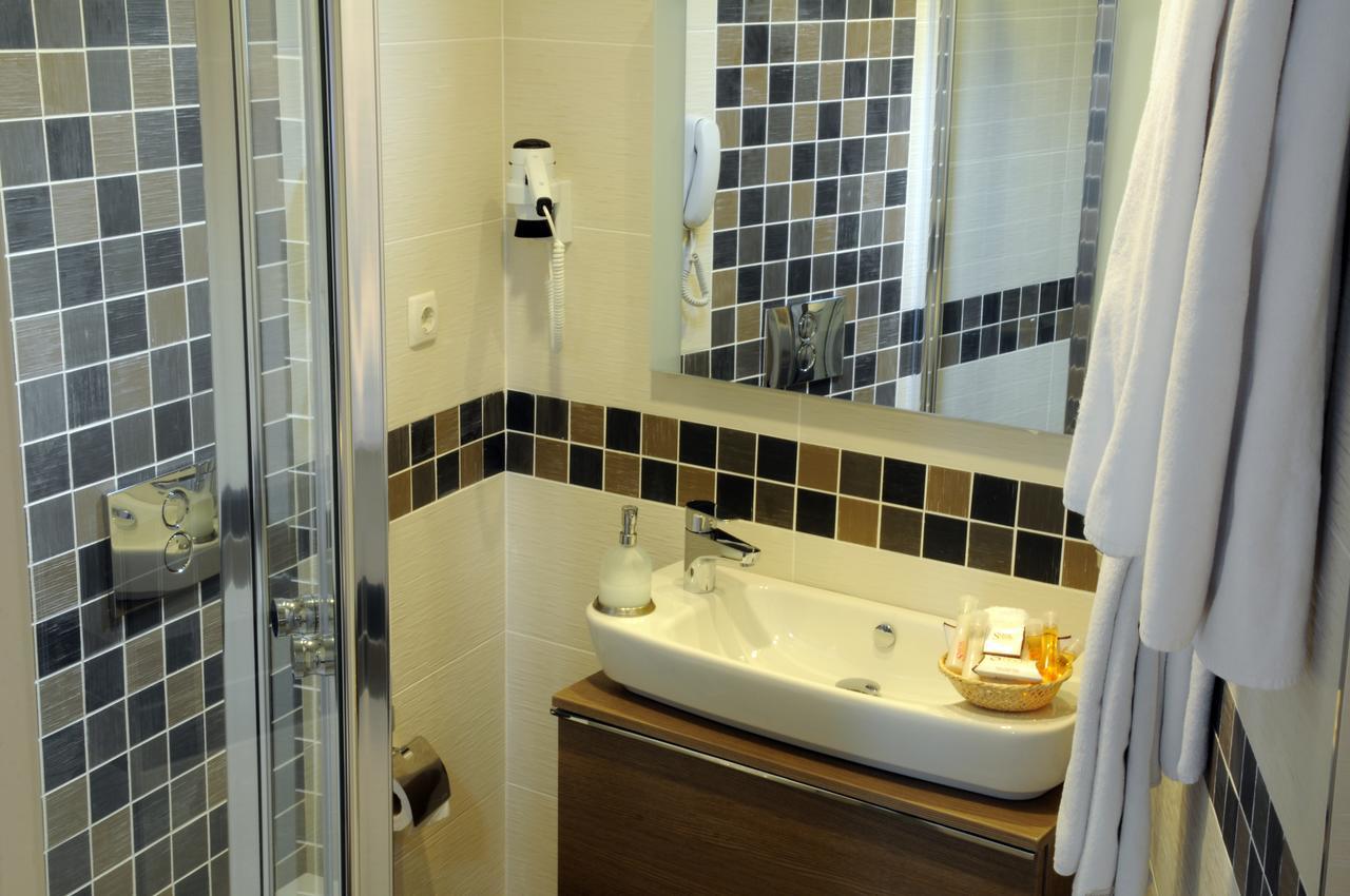 Quarto com Cama de Casal ou 2 de Solteiro