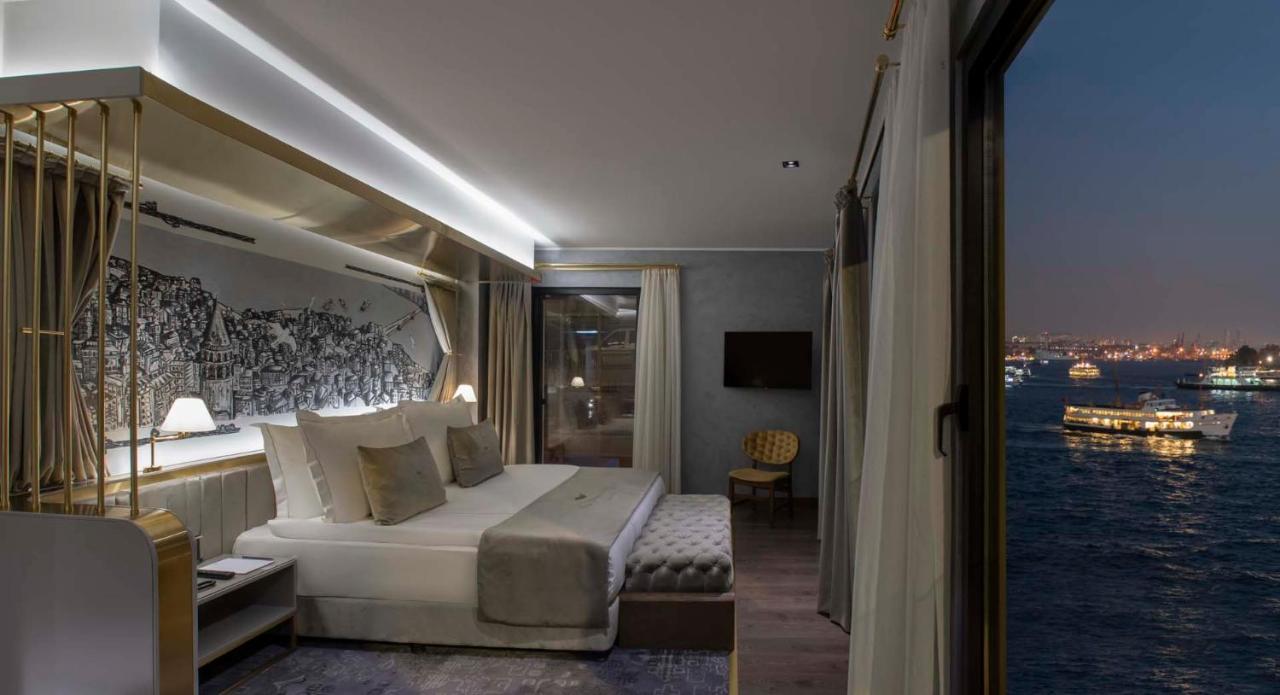 Corner Suite Room with Sea View