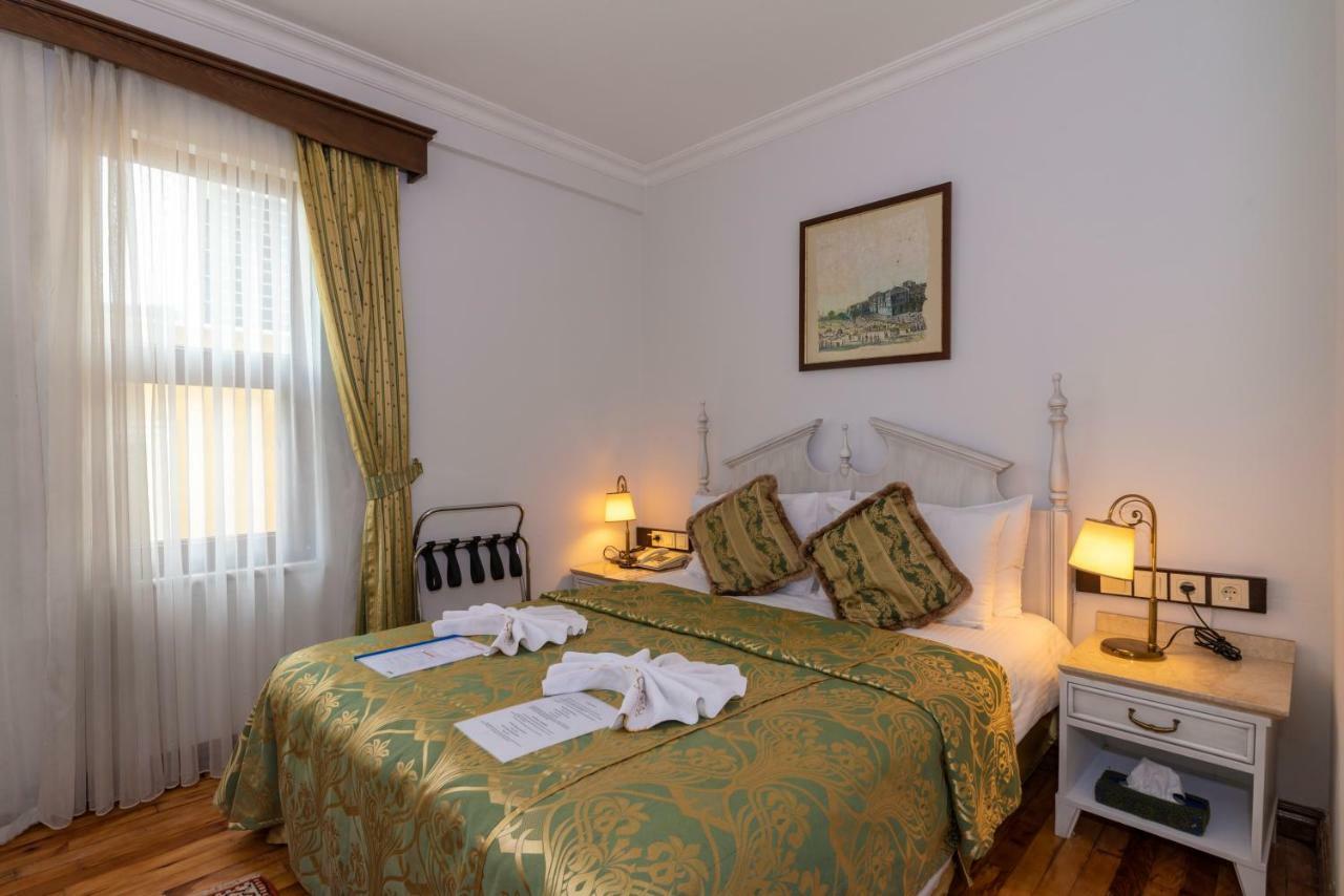 Quarto Clássico com Cama de Casal ou 2 de Solteiro
