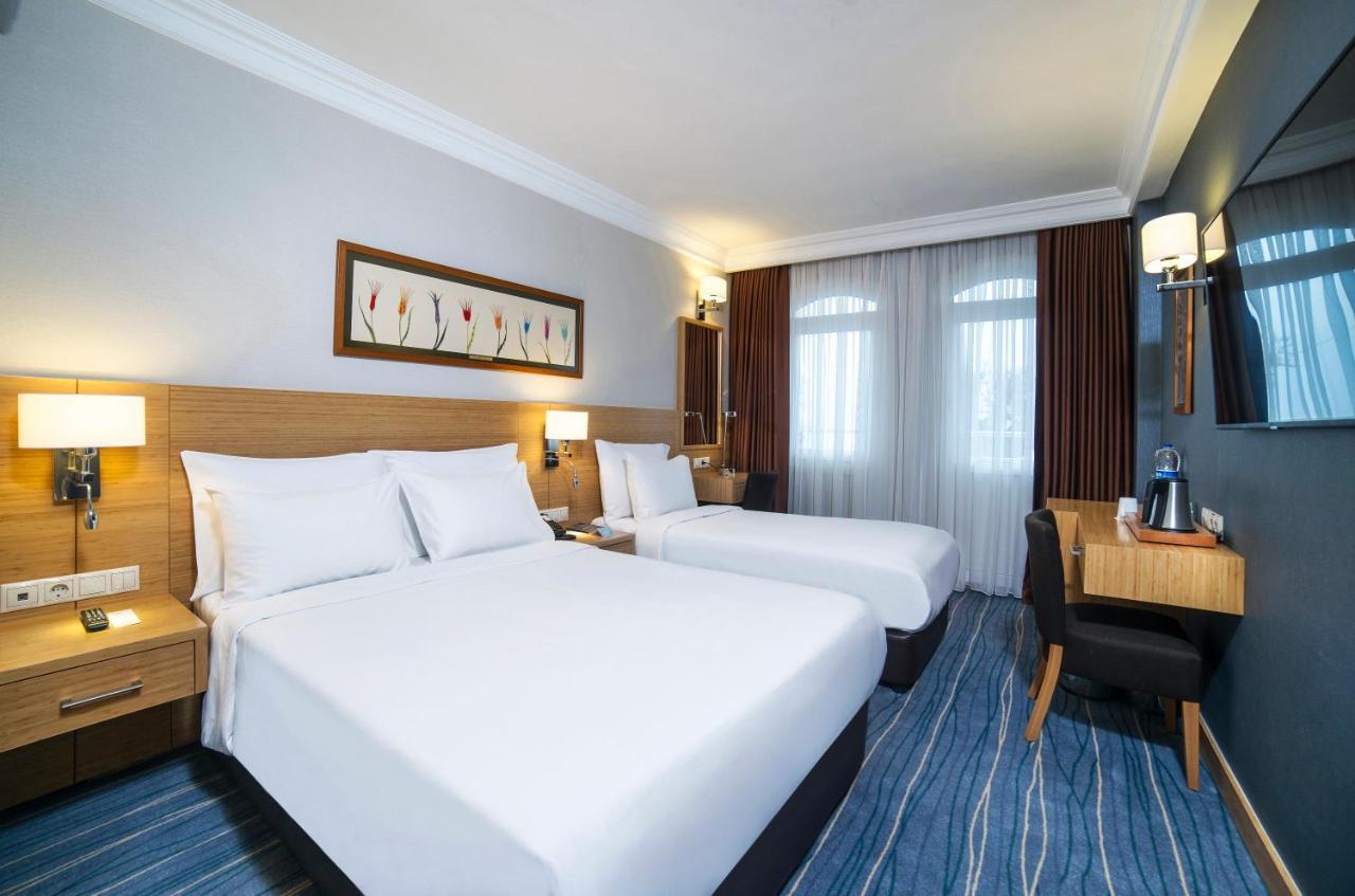 Chambre Standard avec Balcon - Vue sur Mer - Non-Fumeurs
