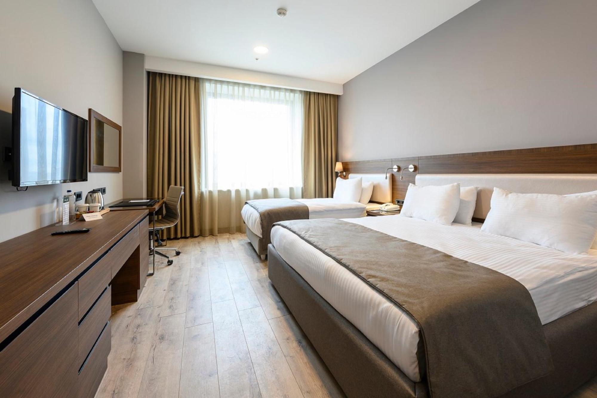 Superior Plus Room,996304252:JPEG