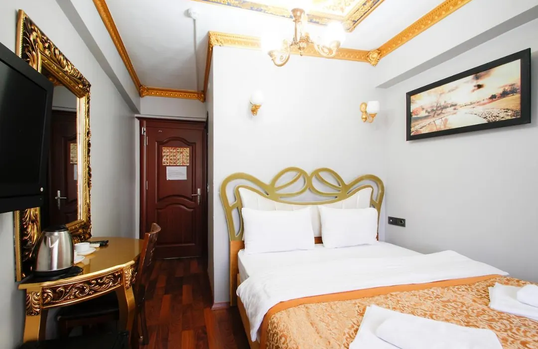 Boutique California Hotel-1