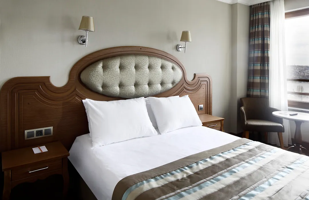 Grand Halic Goldenhorn-1