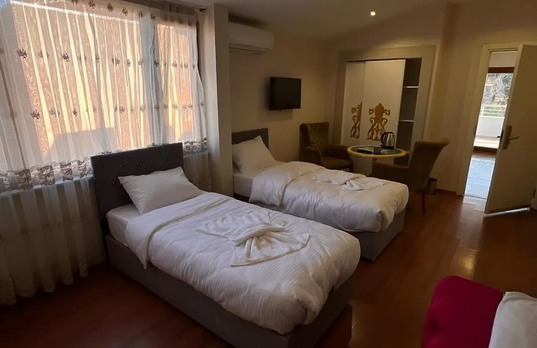 By Historial Hotel Due-1